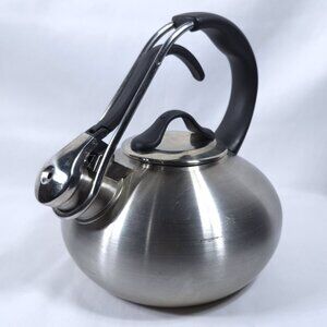 Chantal Classic Loop Stainless Steel Whistling Tea Kettle 1.8 quart